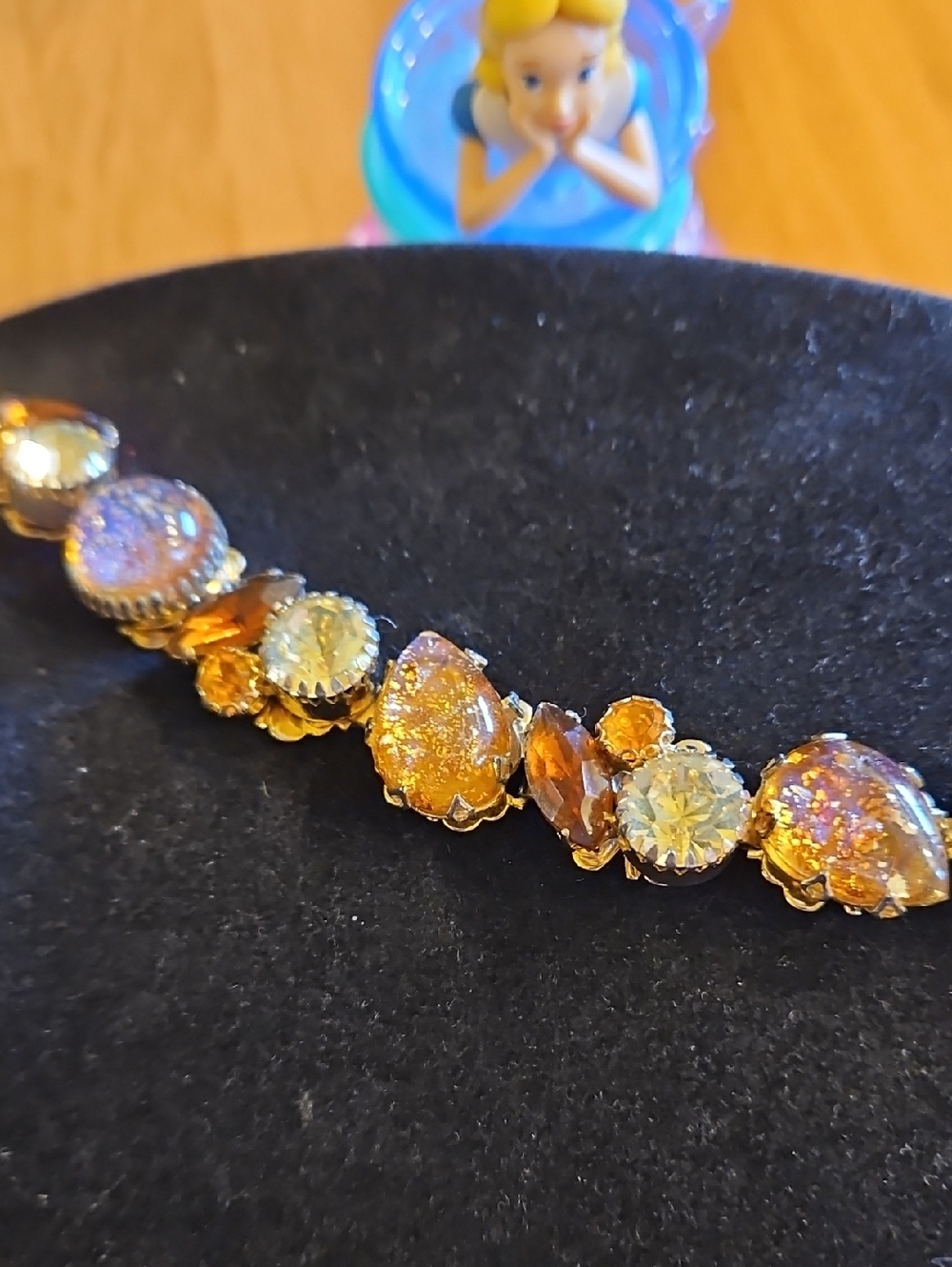 Vintage rhinestone and lava iridescent stones link gold tone bracelet Multicolor - Picture 4 of 8